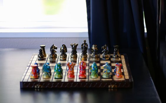 The Comedian’s Act – Sydney Gruber Painted 17″ Large Kings Chess Set #4 on Sale Coupon From The Real Masters Of Chess