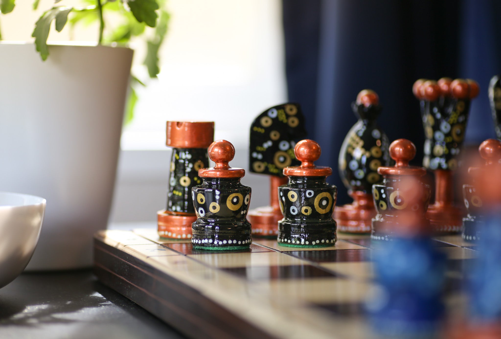 The Surefooted Journeyman – Sydney Gruber Painted 20″ Large King’s Inlaid Chess Set #10 on Sale Coupon From The Real Masters Of Chess