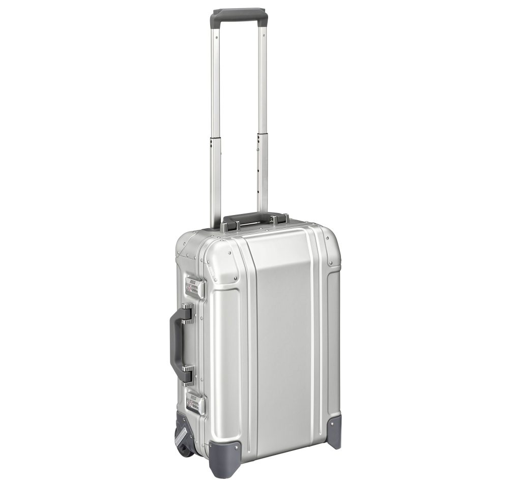 Zero Halliburton offers Discount Geo Aluminum 3.0 Spinner CarryOn